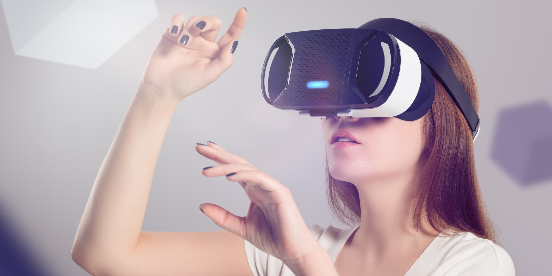 Виар установить. Очки виртуальной реальности. В очках виртуальной реальности. VR виртуальная реальность. Очки ВР реальности.