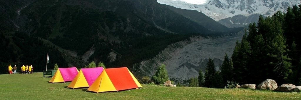 палатки в горах