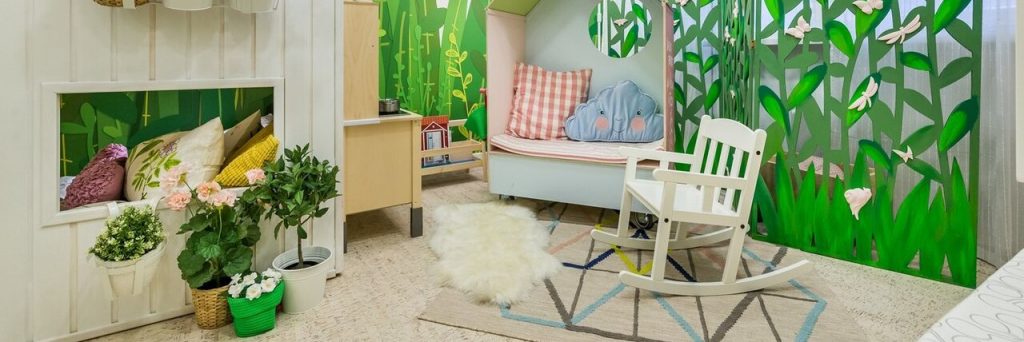 Детская комната с растениями