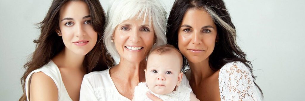 4 поколения женщин