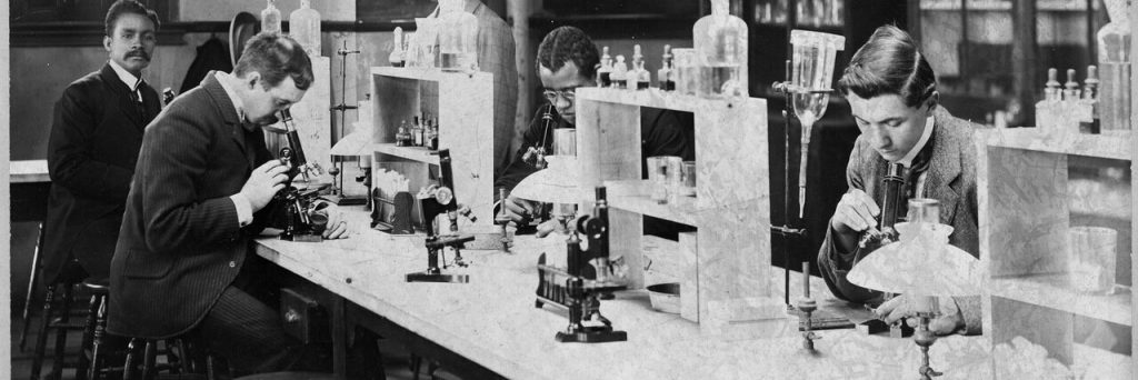 ученые в лаборатории . 19 век