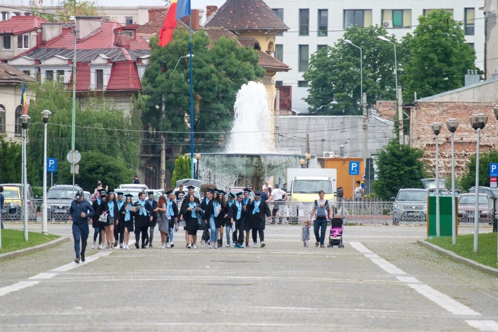 Выпусники университета