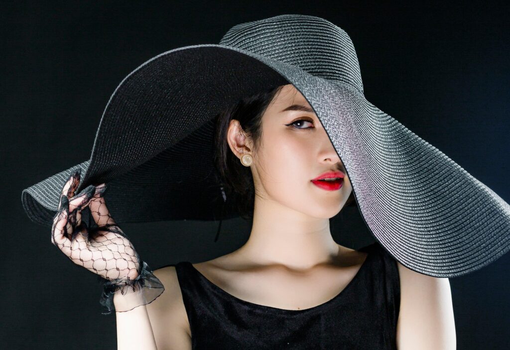 Чёрная шляпа 