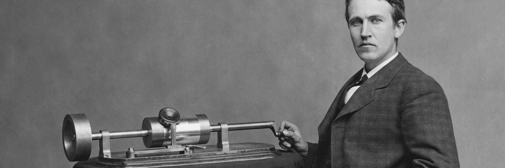 Томас Эдисон со своим фонографом