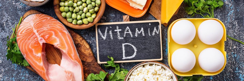 Витамин Д содержится в рыбе, яйцах, сыре  и твороге