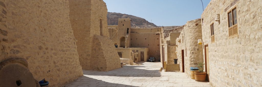 монастырь в Египте