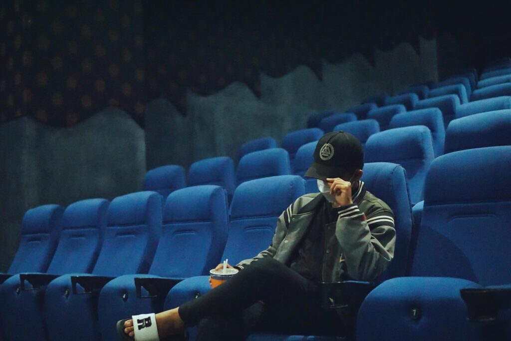 в кинотеатре