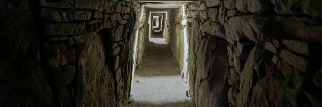 коридор гробницы Ньюгрейндж
