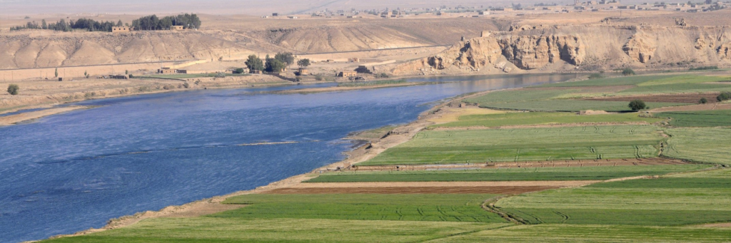 Река Евфрат в Ираке Месопотамия