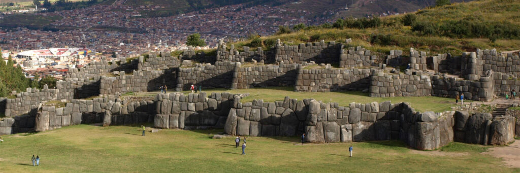 Стена Саксайуаман, Перу