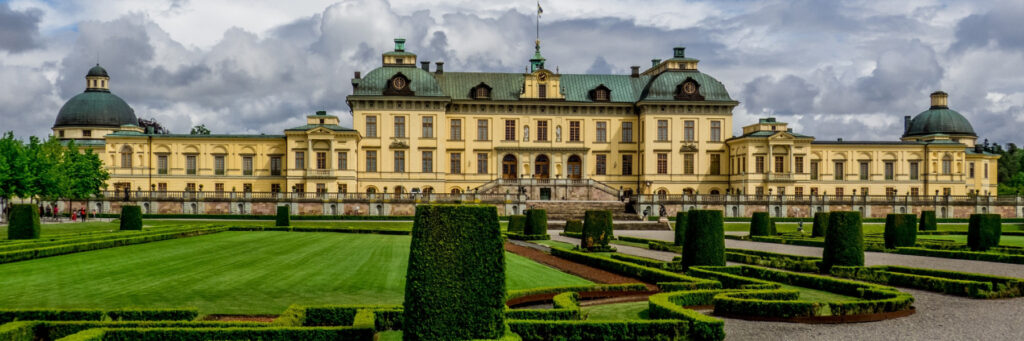 Королевский дворец Бернадотов «Дроттнингхольм» (Швеция)
