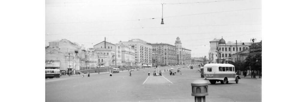 Самотёчная площадь в 1960-е годы. 