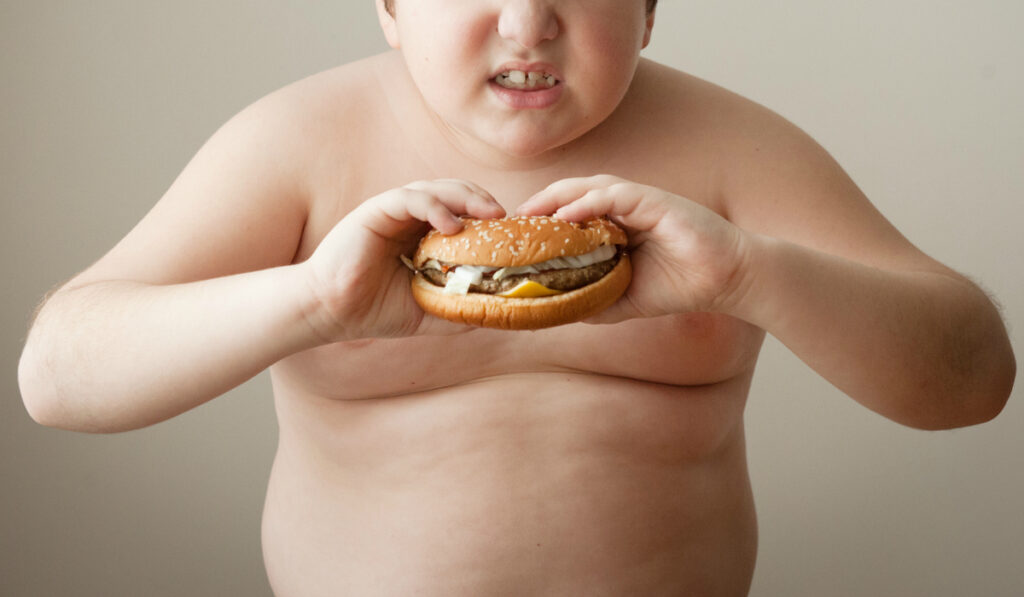 Толстый подросток