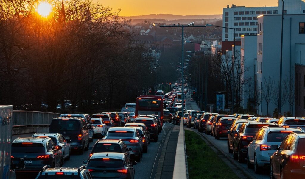 Автомобили в пробке